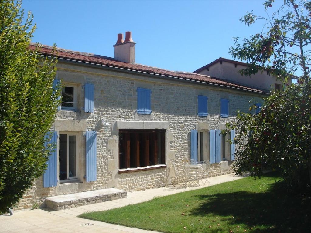 Beautiful Renovated Farmhouse With Private Heated Pool. Villa Saint-Pierre-d'Amilly Eksteriør bilde