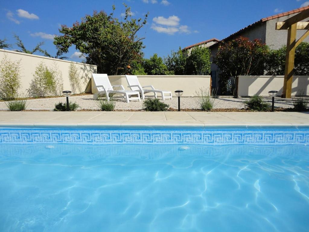 Beautiful Renovated Farmhouse With Private Heated Pool. Villa Saint-Pierre-d'Amilly Eksteriør bilde