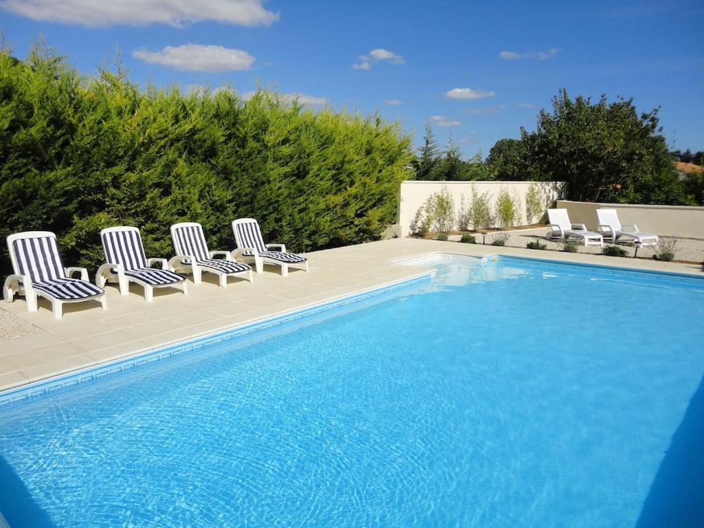 Beautiful Renovated Farmhouse With Private Heated Pool. Villa Saint-Pierre-d'Amilly Eksteriør bilde